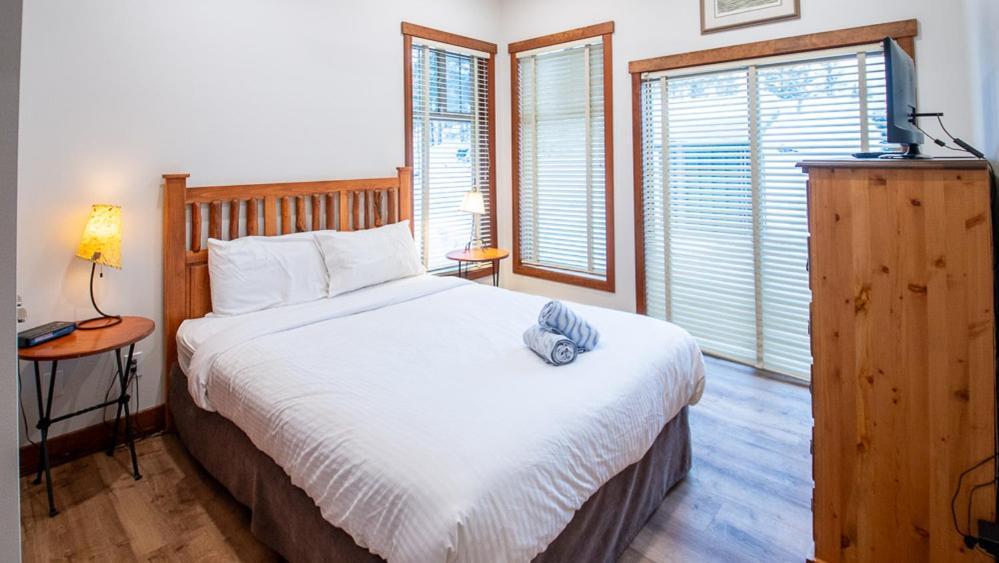 Snow Creek Lodge By Fernie Lodging Co Ngoại thất bức ảnh